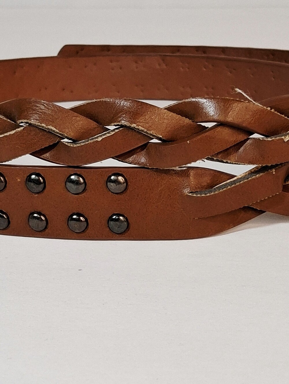 💎Aeropostale Womens Tan Narrow Braided Studded Belt Size Medium Y2K - Picture 9 of 12